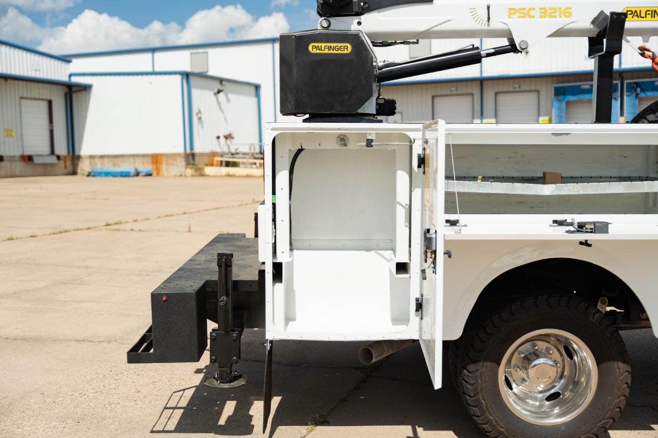 Ford F-350 SD XL Crew Cab Long Bed DRW 4WD 2024
