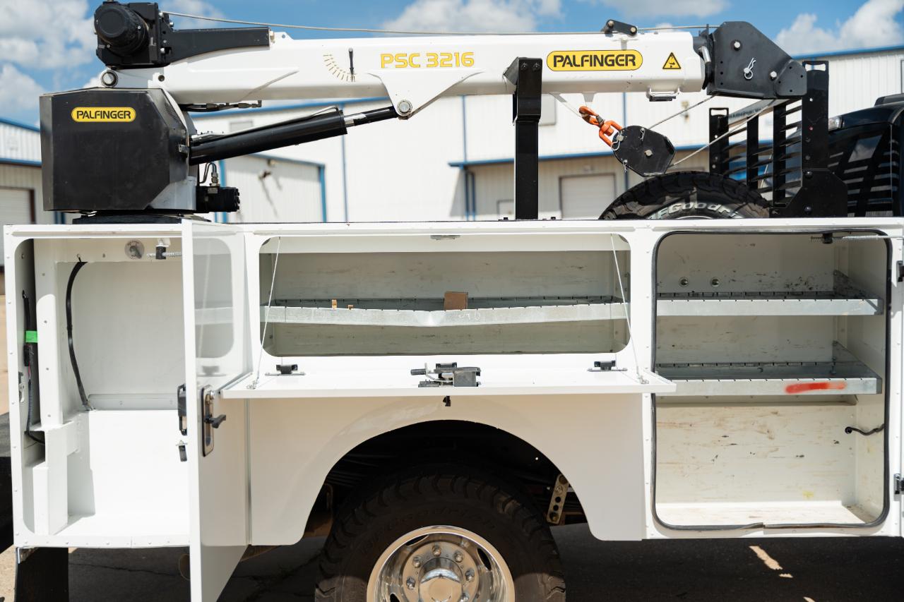 Ford F-350 SD XL Crew Cab Long Bed DRW 4WD 2024