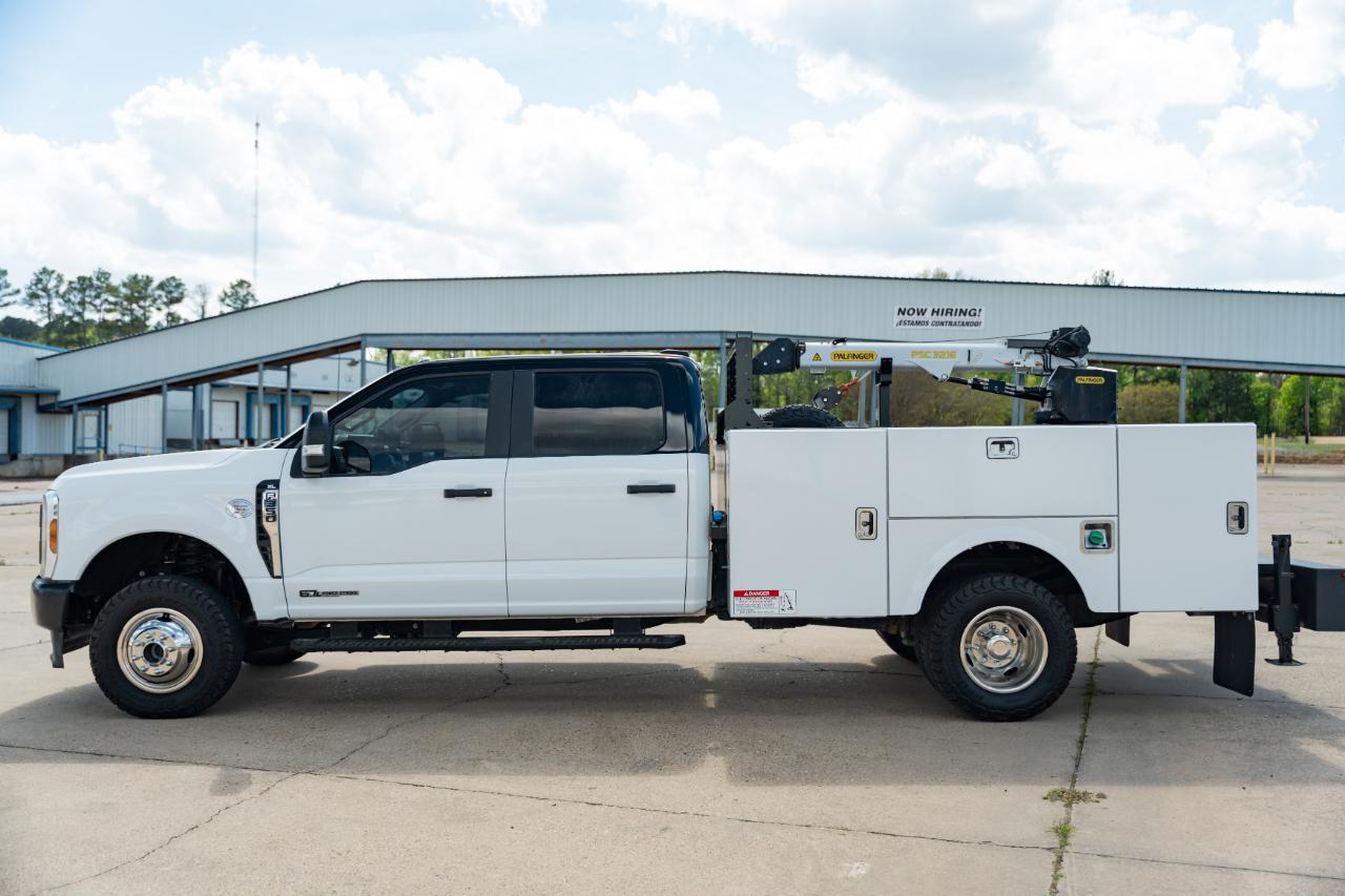 Ford F-350 SD XL Crew Cab Long Bed DRW 4WD 2024