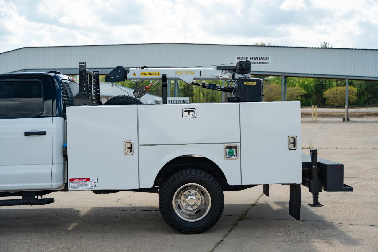 Ford F-350 SD XL Crew Cab Long Bed DRW 4WD 2024