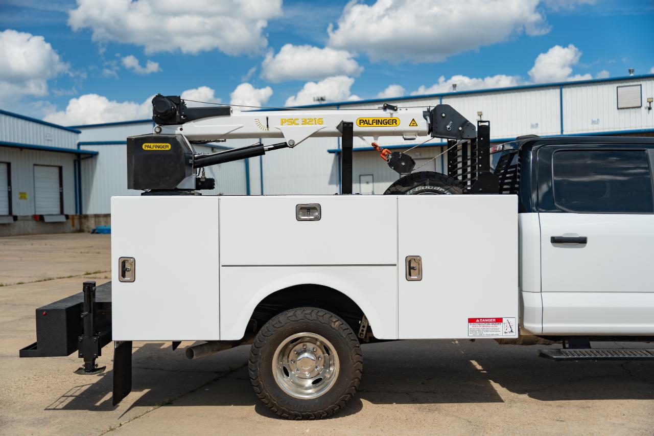 Ford F-350 SD XL Crew Cab Long Bed DRW 4WD 2024