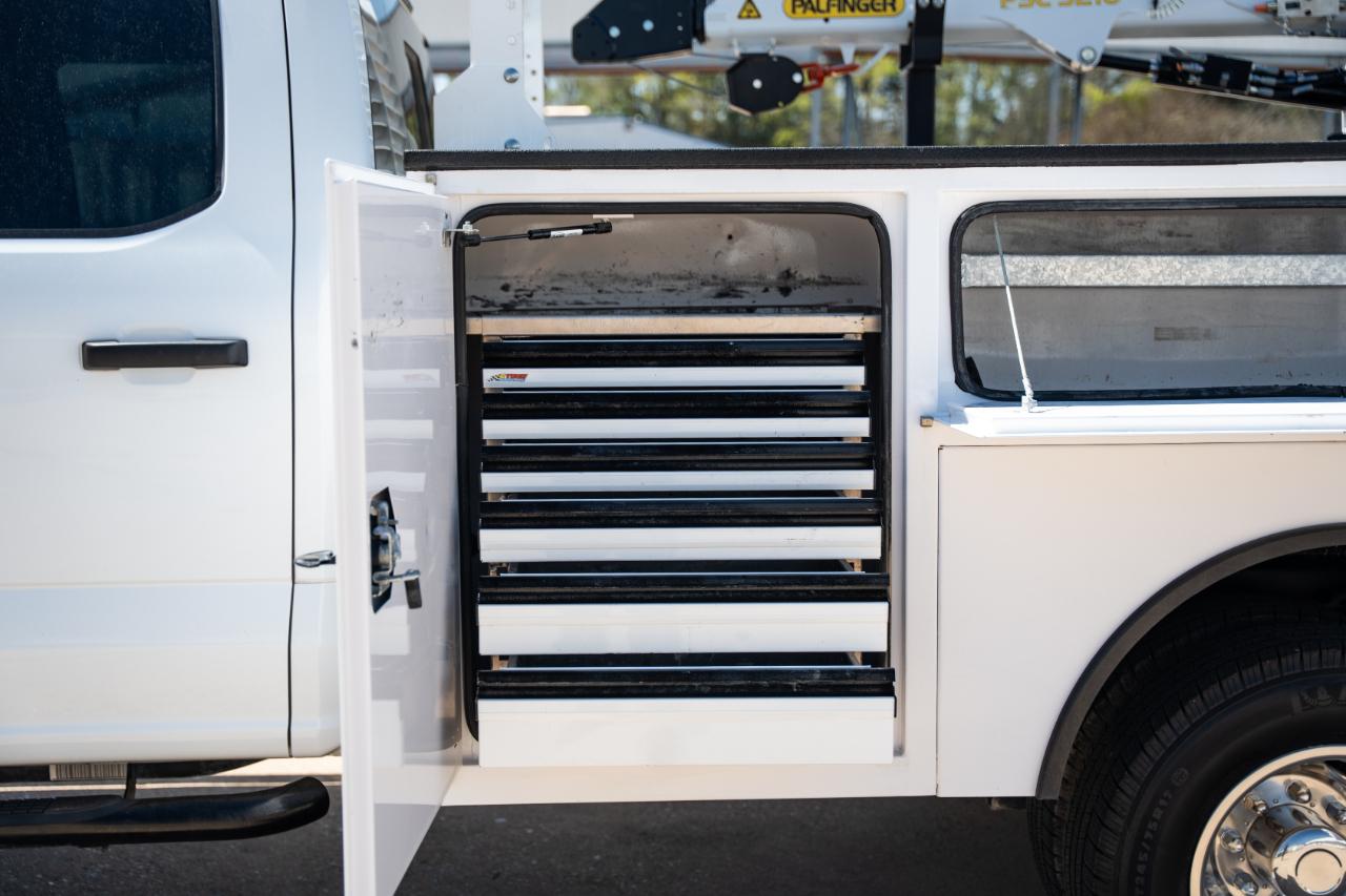 Ford F-350 SD XL Crew Cab Long Bed DRW 4WD 2024