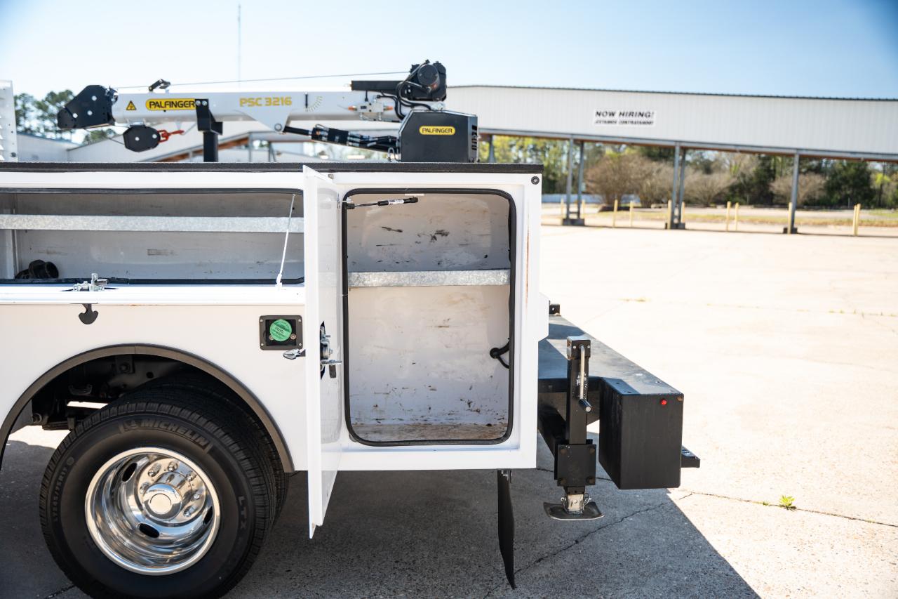 Ford F-350 SD XL Crew Cab Long Bed DRW 4WD 2024