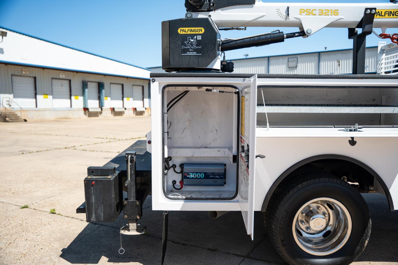 Ford F-350 SD XL Crew Cab Long Bed DRW 4WD 2024