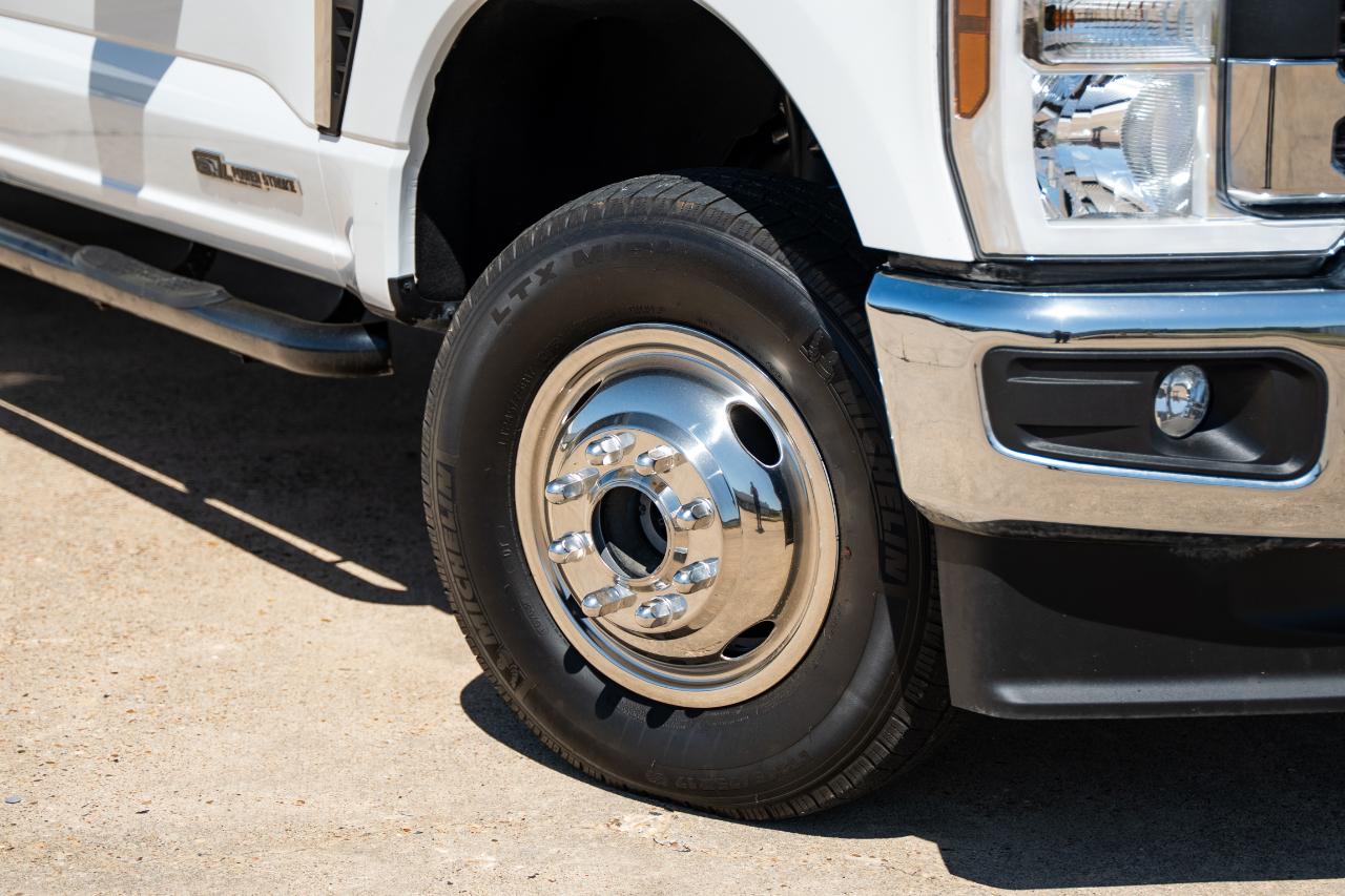 Ford F-350 SD XL Crew Cab Long Bed DRW 4WD 2024