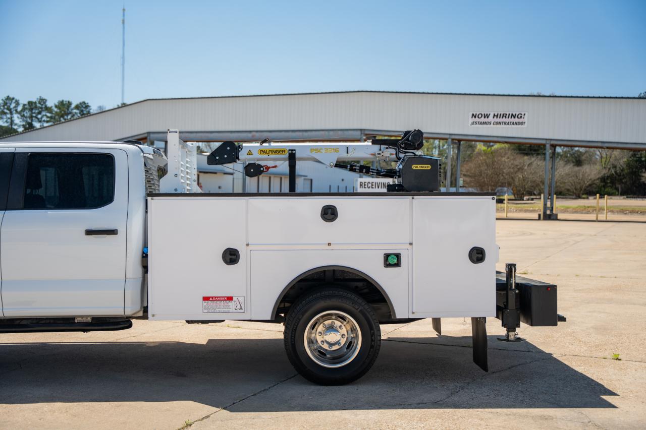 Ford F-350 SD XL Crew Cab Long Bed DRW 4WD 2024