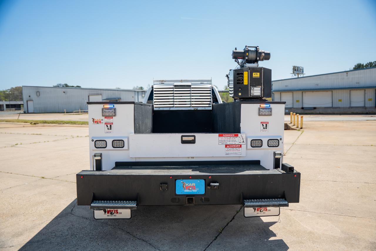 Ford F-350 SD XL Crew Cab Long Bed DRW 4WD 2024