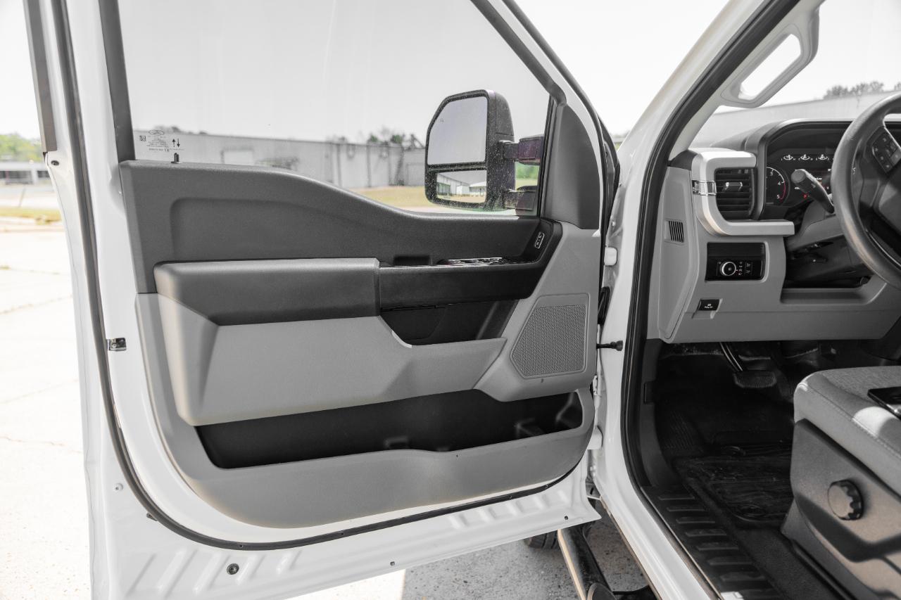 Ford F-350 SD XL Crew Cab Long Bed DRW 4WD 2024