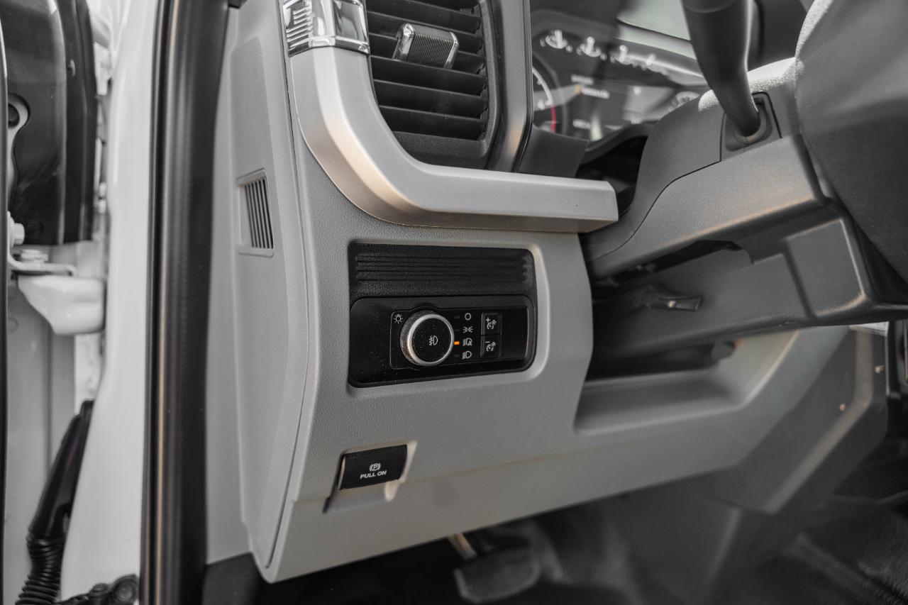 Ford F-350 SD XL Crew Cab Long Bed DRW 4WD 2024