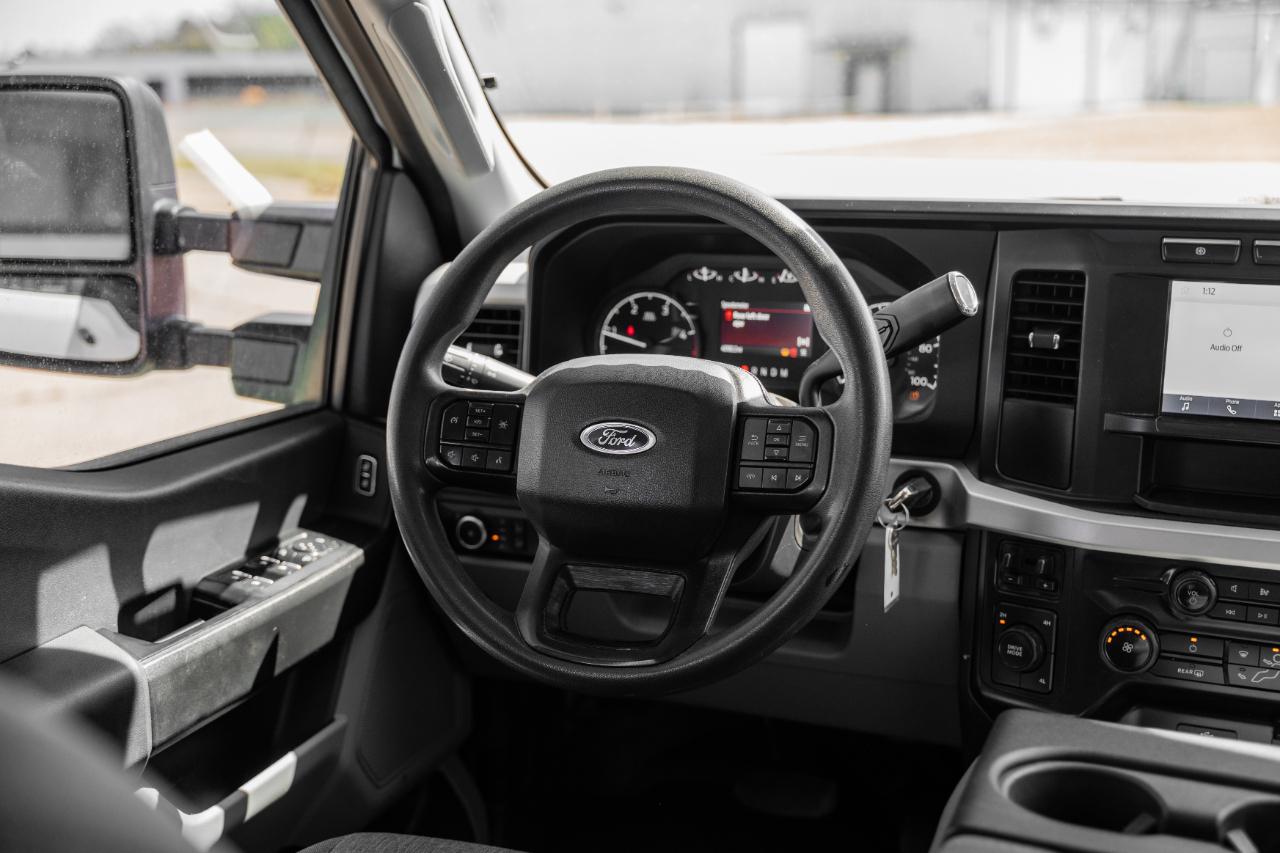 Ford F-350 SD XL Crew Cab Long Bed DRW 4WD 2024