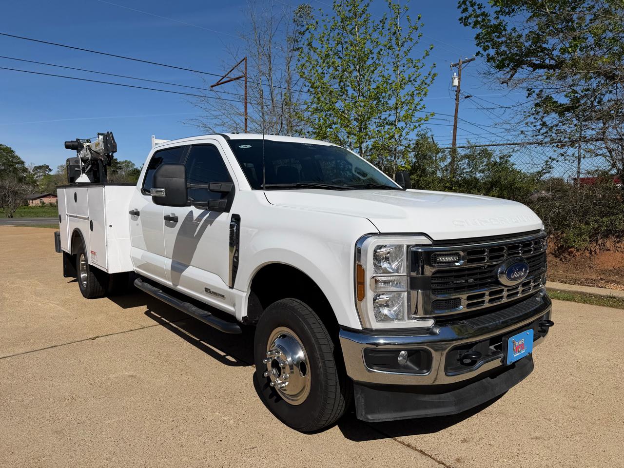 Ford F-350 SD XL Crew Cab Long Bed DRW 4WD 2024