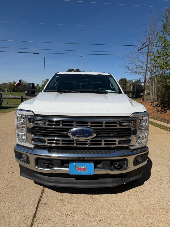 Ford F-350 SD XL Crew Cab Long Bed DRW 4WD 2024