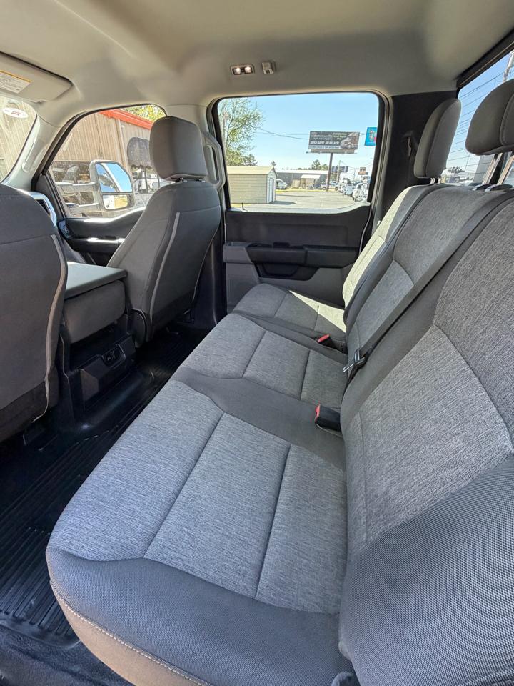 Ford F-350 SD XL Crew Cab Long Bed DRW 4WD 2024