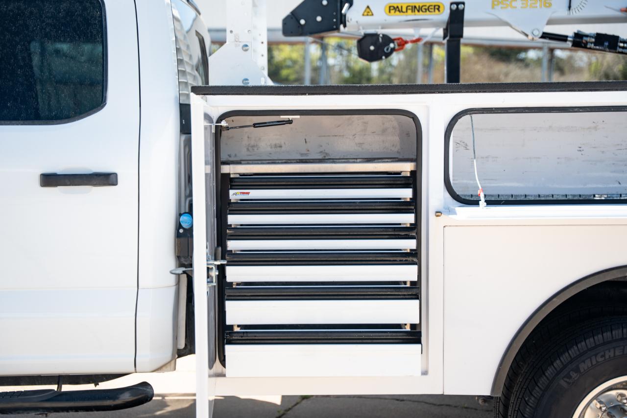 Ford F-350 SD XL Crew Cab Long Bed DRW 4WD 2024