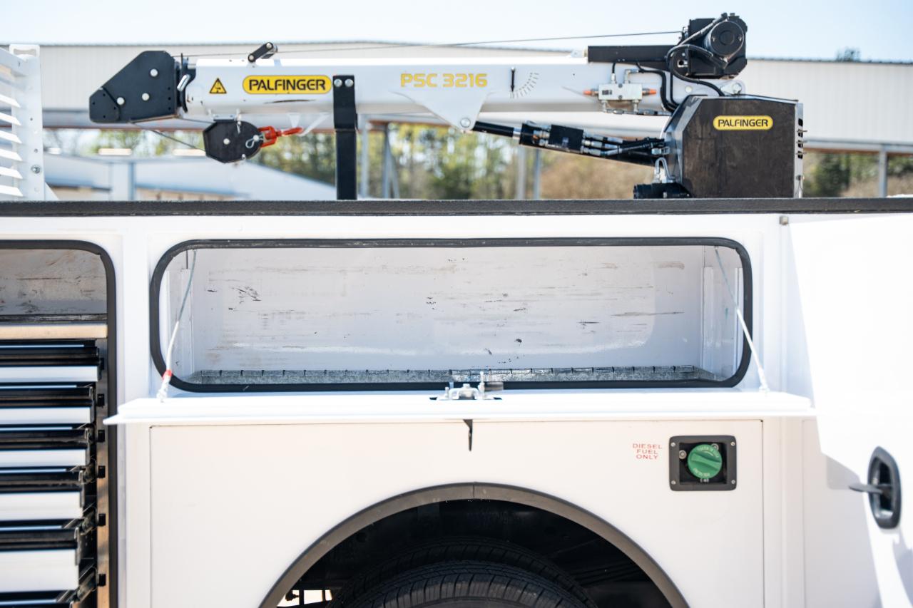 Ford F-350 SD XL Crew Cab Long Bed DRW 4WD 2024