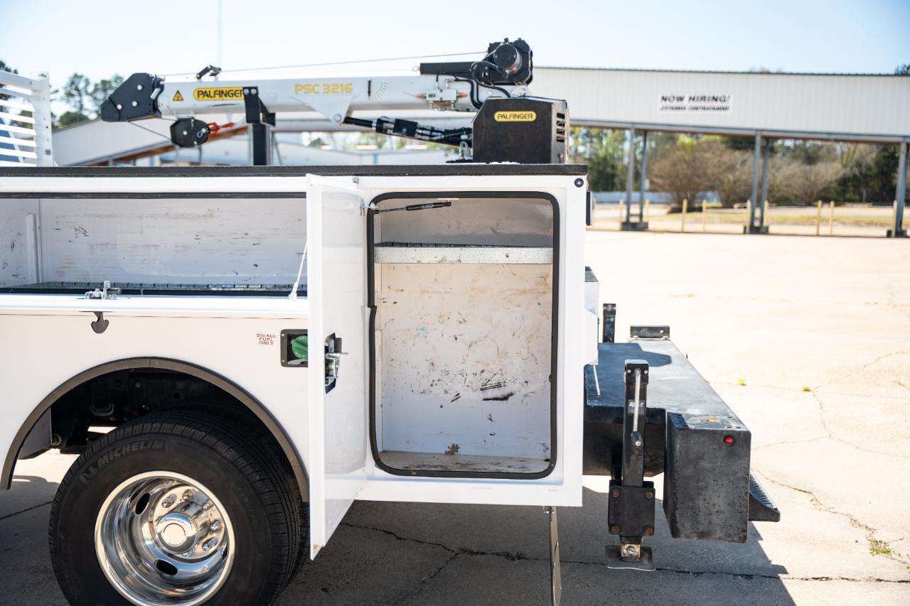 Ford F-350 SD XL Crew Cab Long Bed DRW 4WD 2024