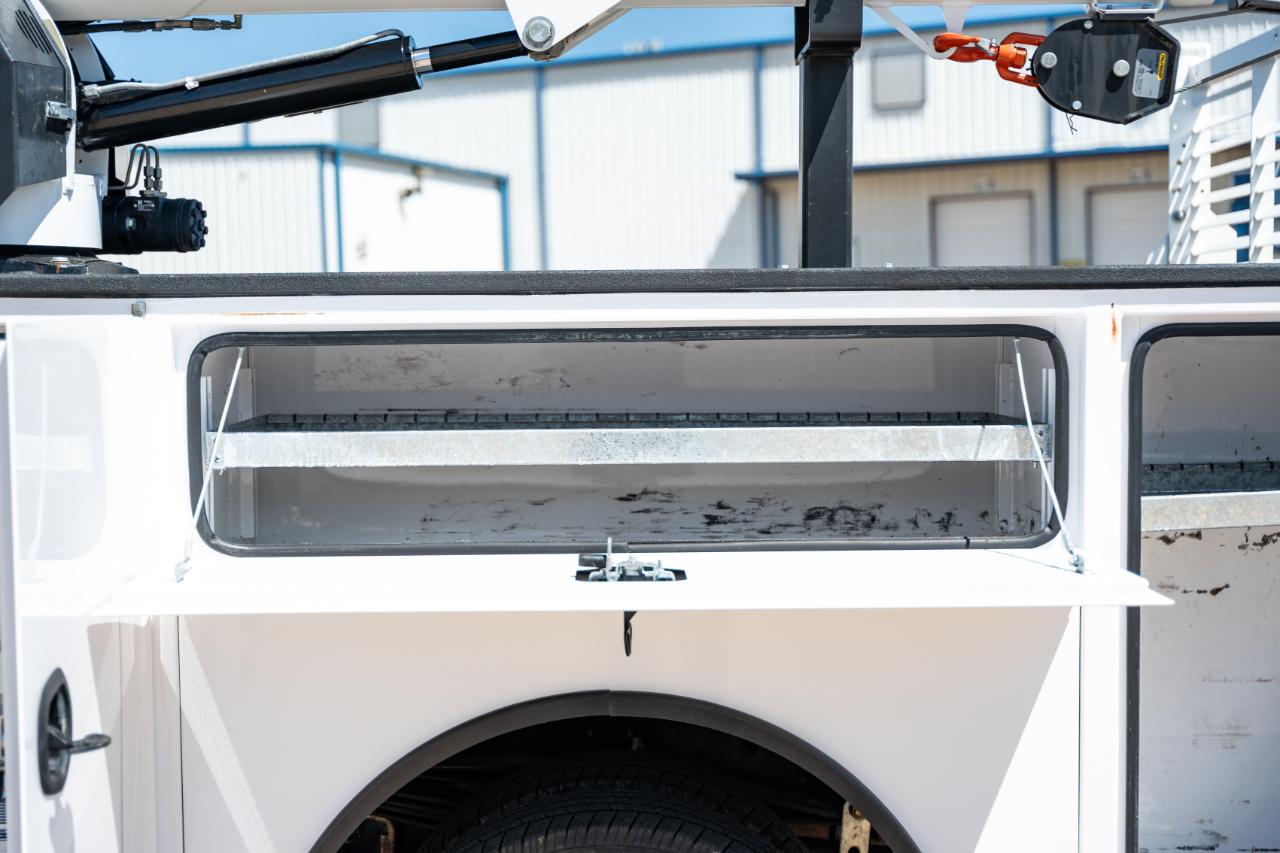 Ford F-350 SD XL Crew Cab Long Bed DRW 4WD 2024