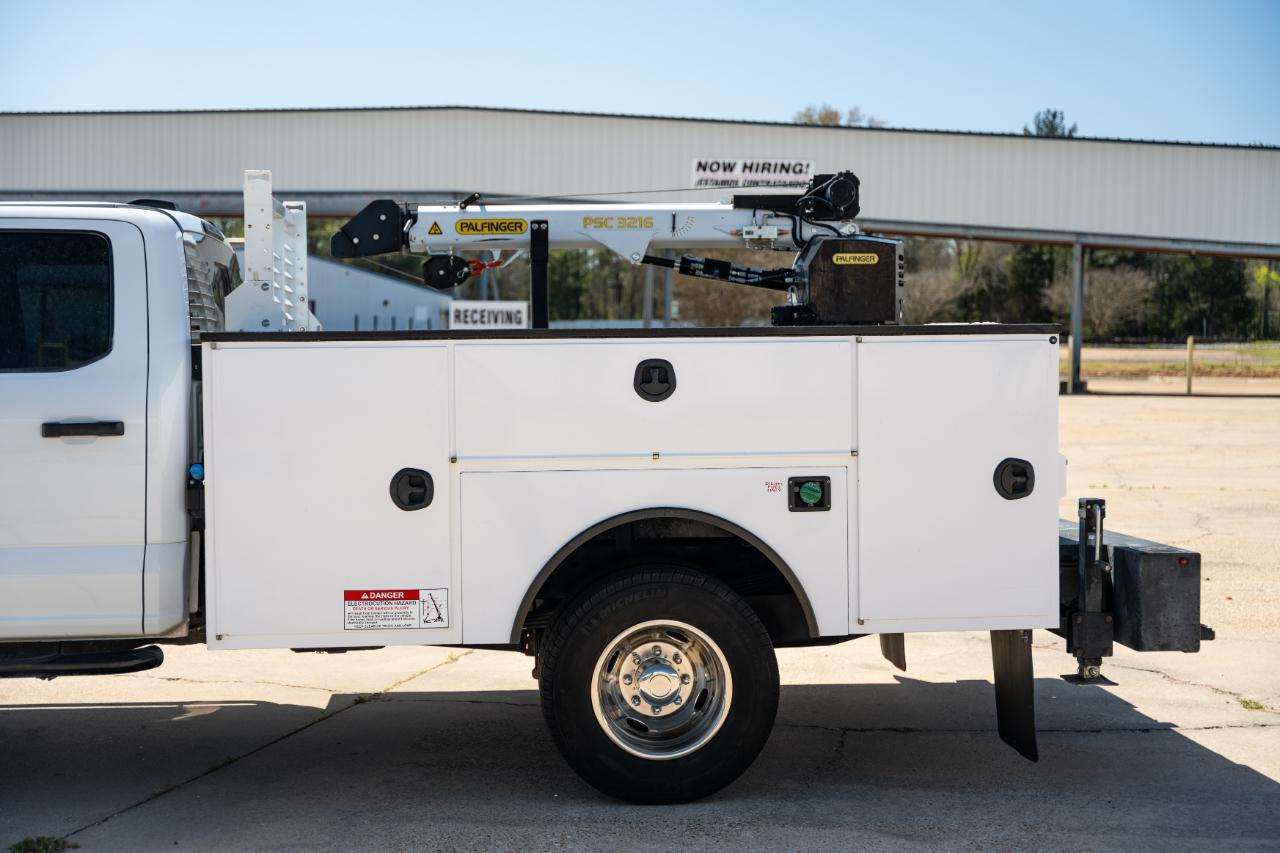 Ford F-350 SD XL Crew Cab Long Bed DRW 4WD 2024