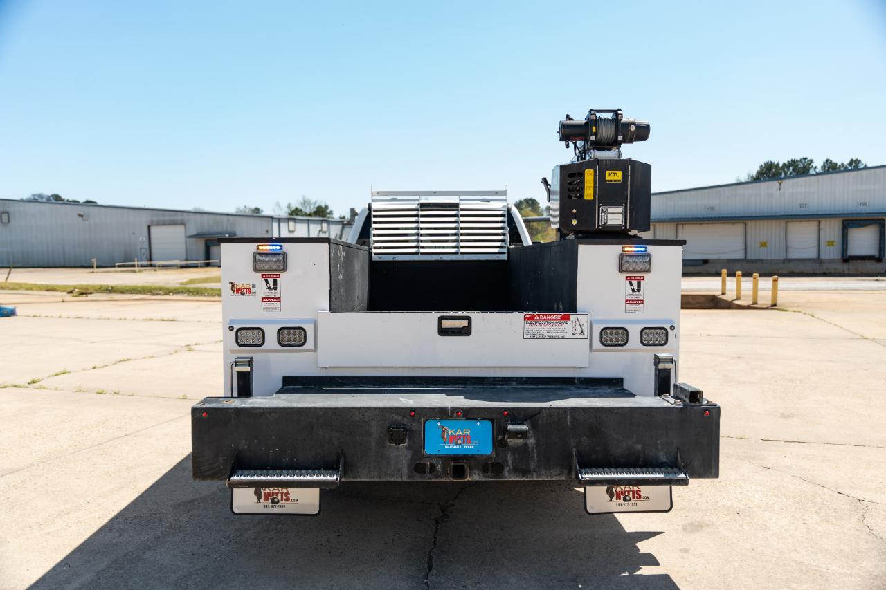 Ford F-350 SD XL Crew Cab Long Bed DRW 4WD 2024