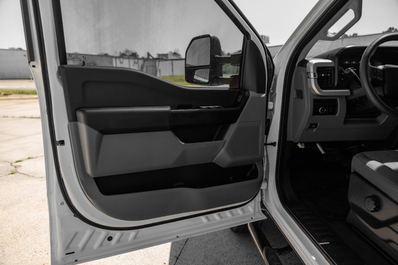 Ford F-350 SD XL Crew Cab Long Bed DRW 4WD 2024