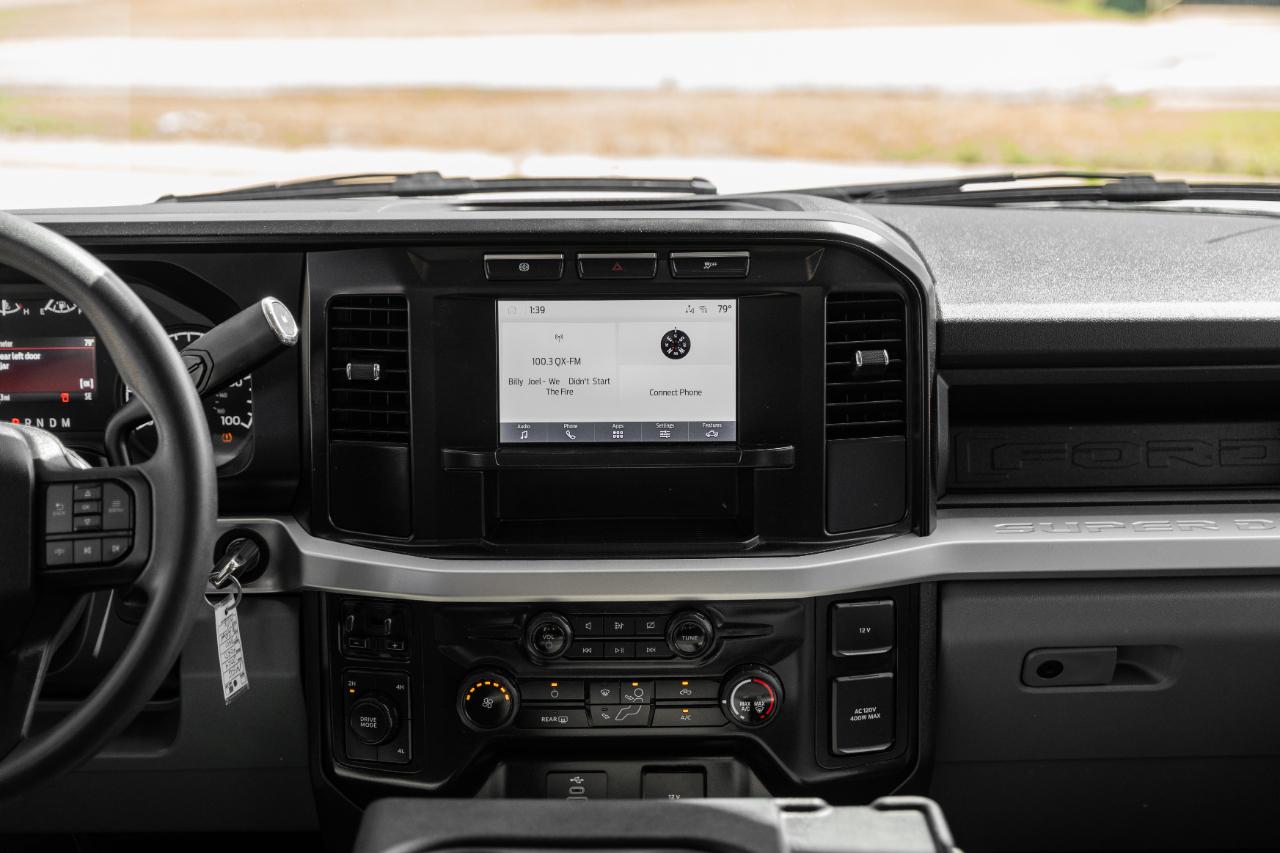 Ford F-350 SD XL Crew Cab Long Bed DRW 4WD 2024