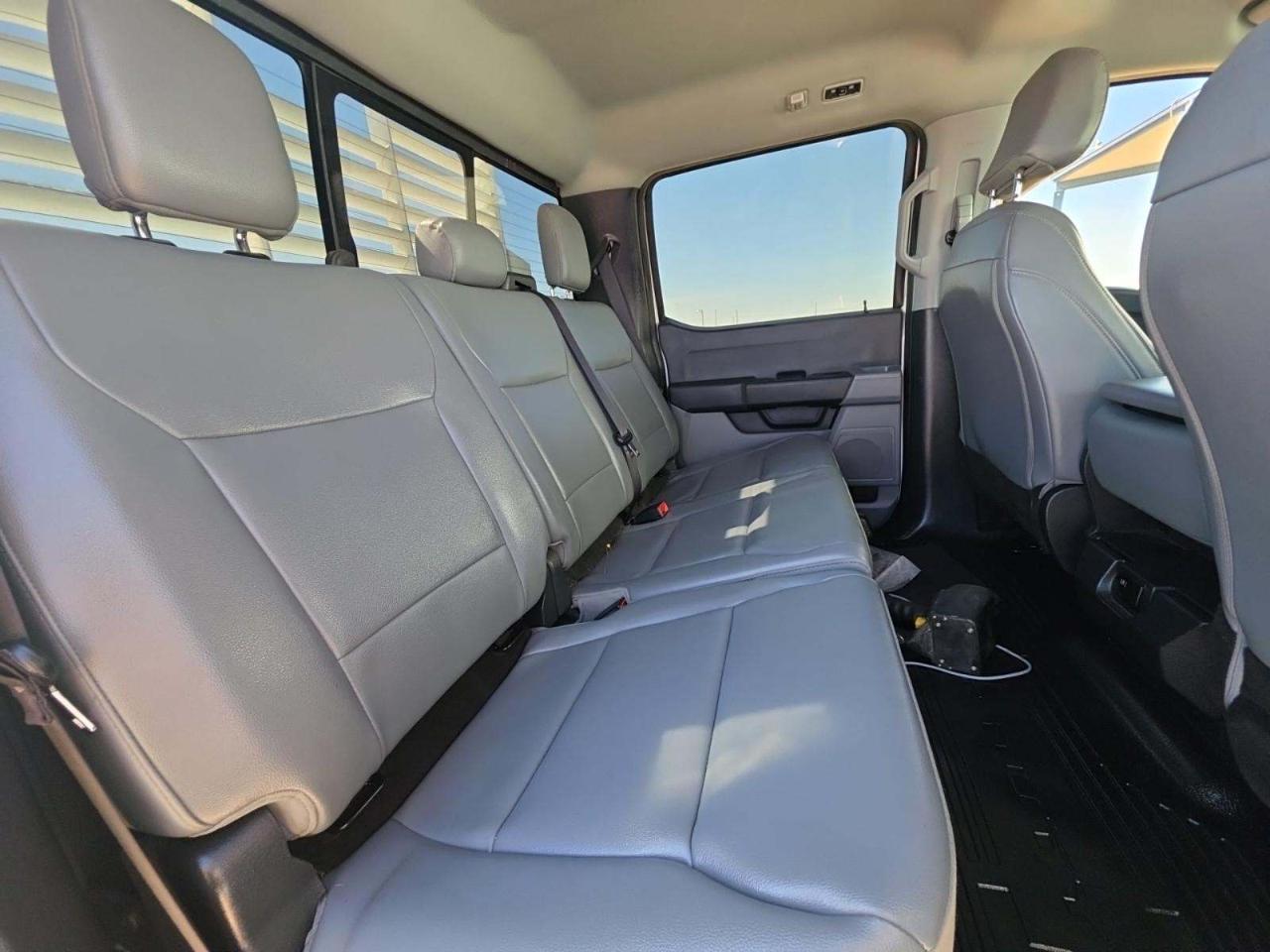 Ford F-350 SD XL Crew Cab Long Bed DRW 4WD 2024