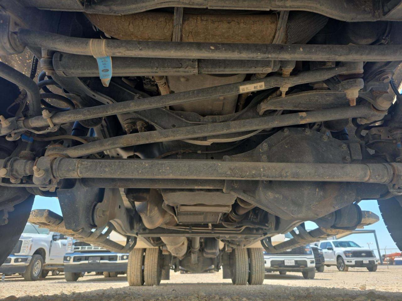 Ford F-350 SD XL Crew Cab Long Bed DRW 4WD 2024