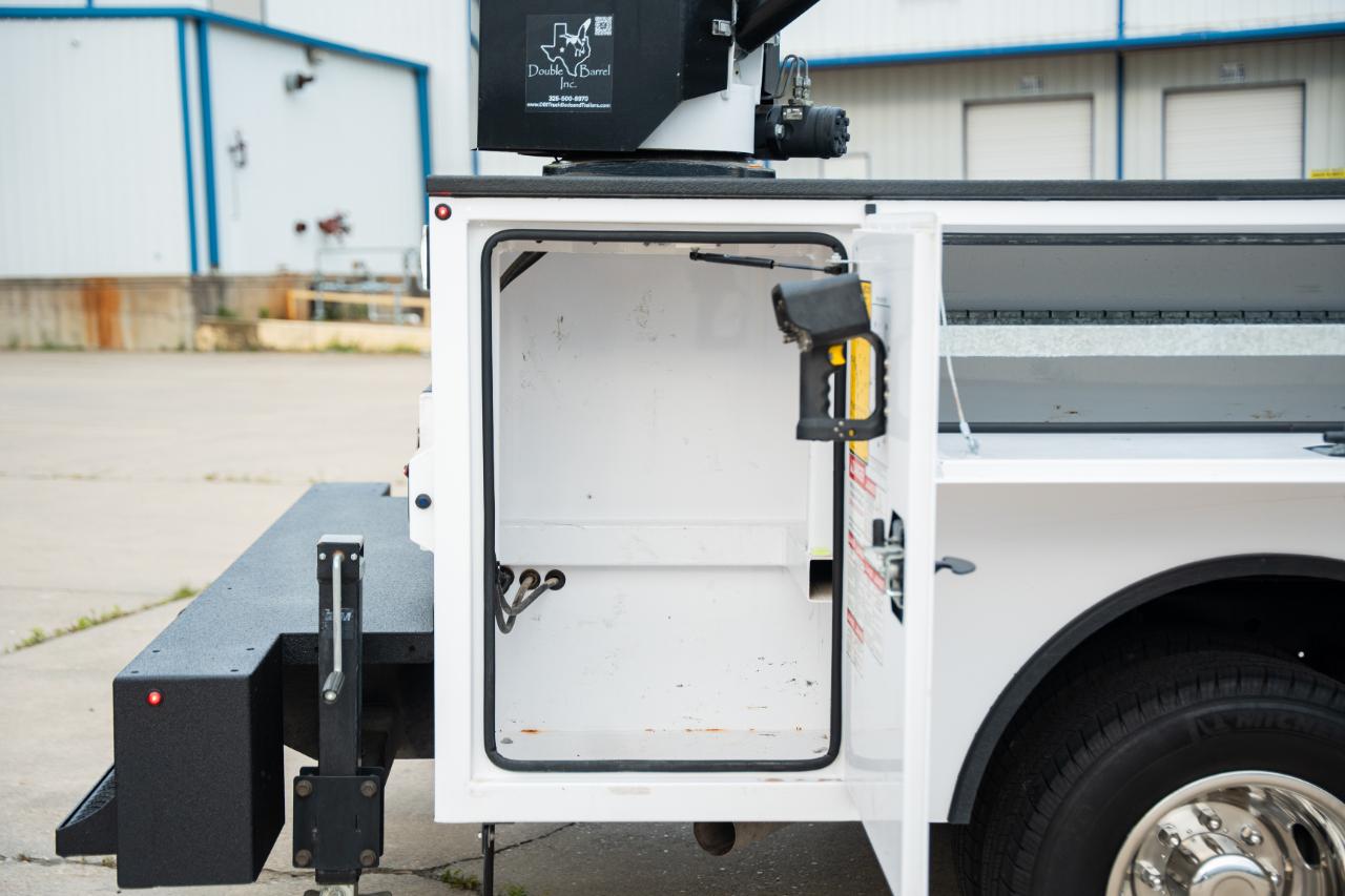 Ford F-350 SD XL Crew Cab Long Bed DRW 4WD 2024