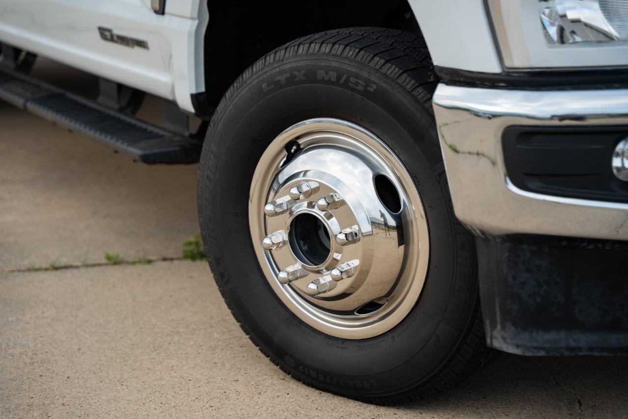 Ford F-350 SD XL Crew Cab Long Bed DRW 4WD 2024