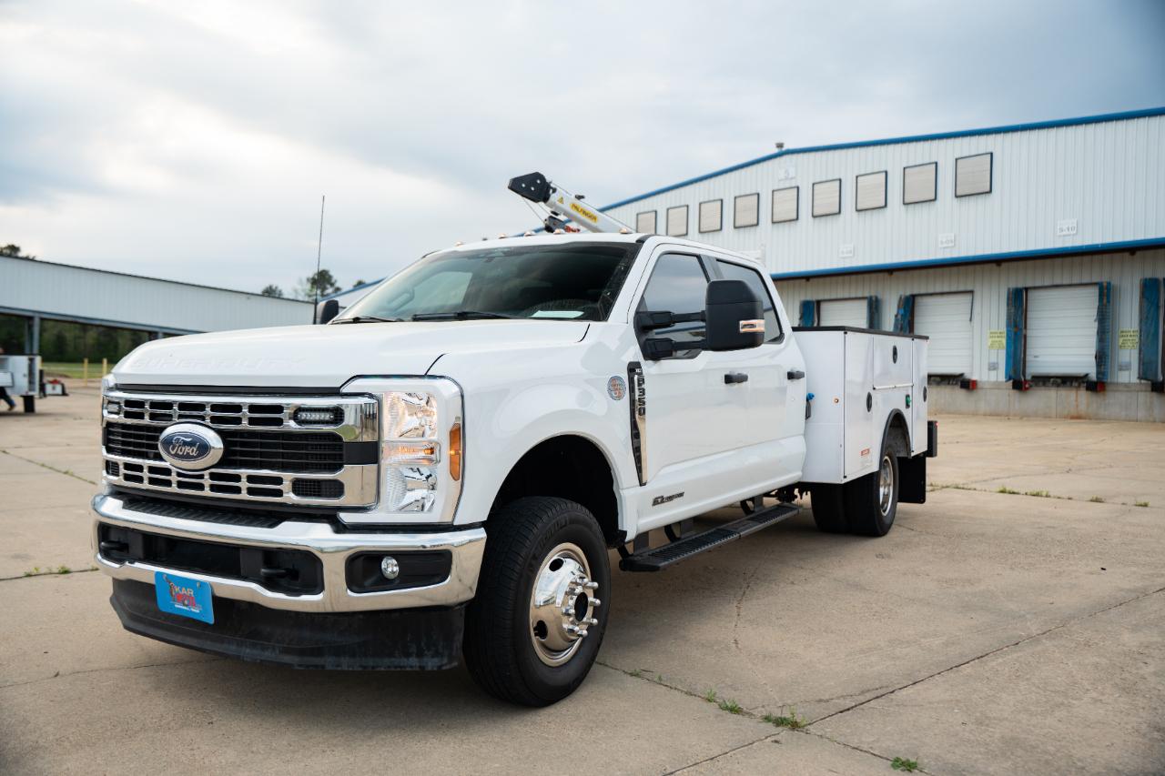 Ford F-350 SD XL Crew Cab Long Bed DRW 4WD 2024
