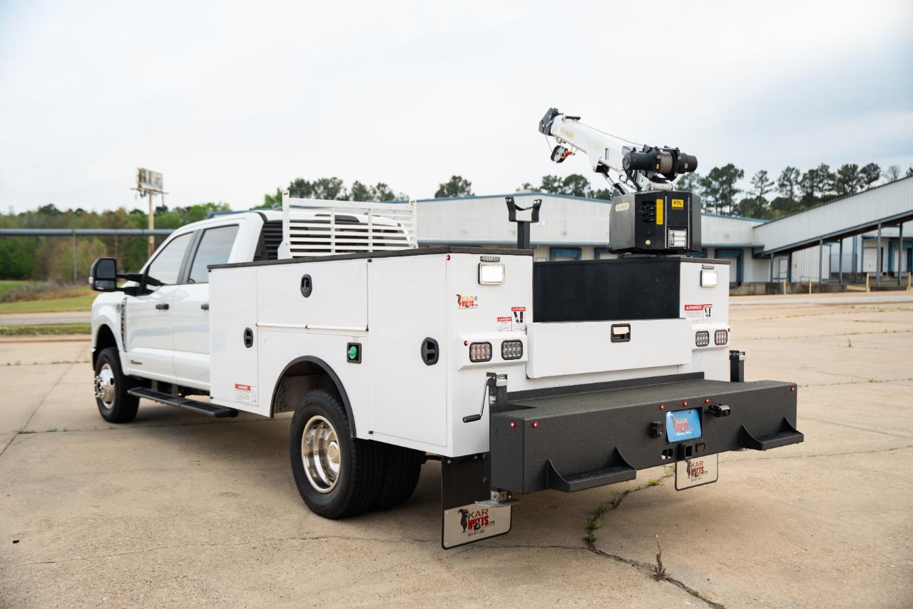 Ford F-350 SD XL Crew Cab Long Bed DRW 4WD 2024