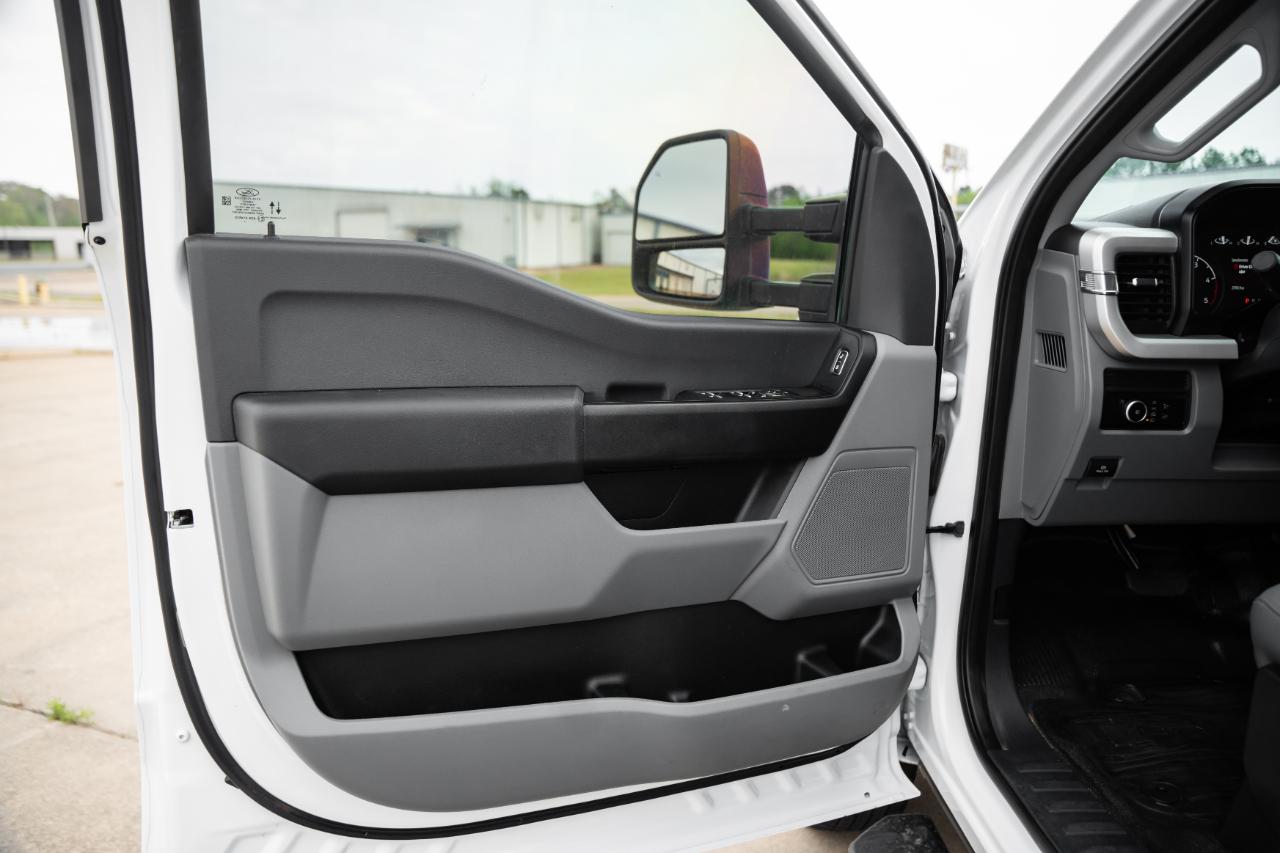 Ford F-350 SD XL Crew Cab Long Bed DRW 4WD 2024