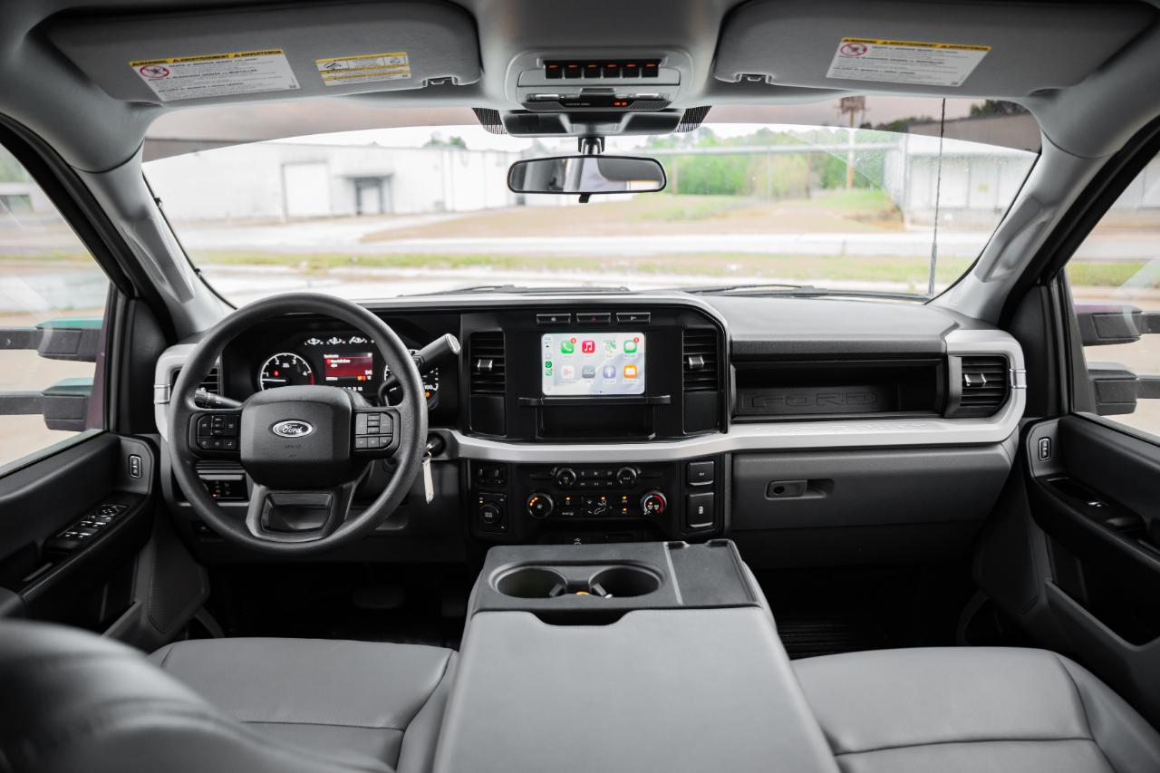 Ford F-350 SD XL Crew Cab Long Bed DRW 4WD 2024