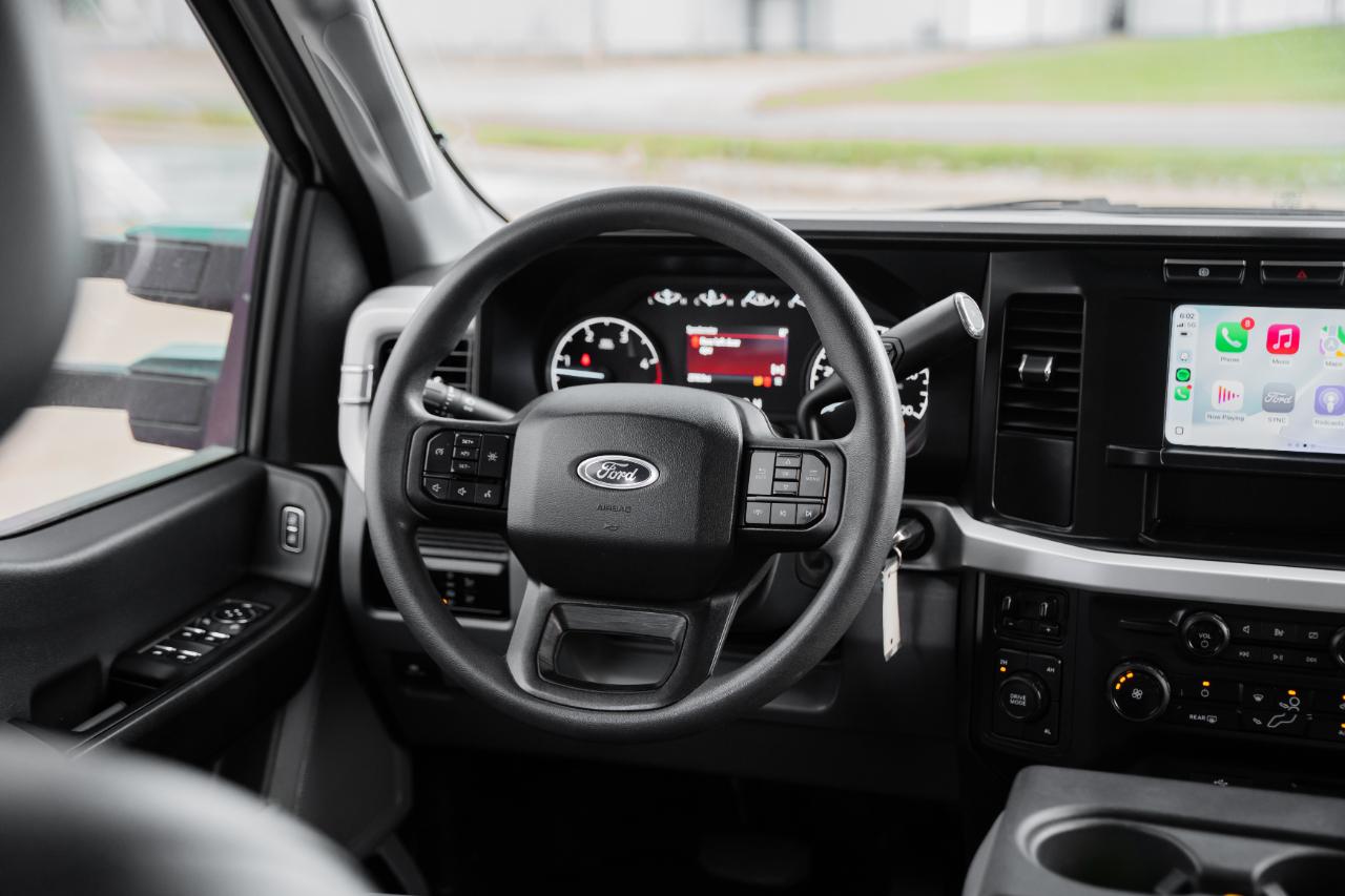 Ford F-350 SD XL Crew Cab Long Bed DRW 4WD 2024