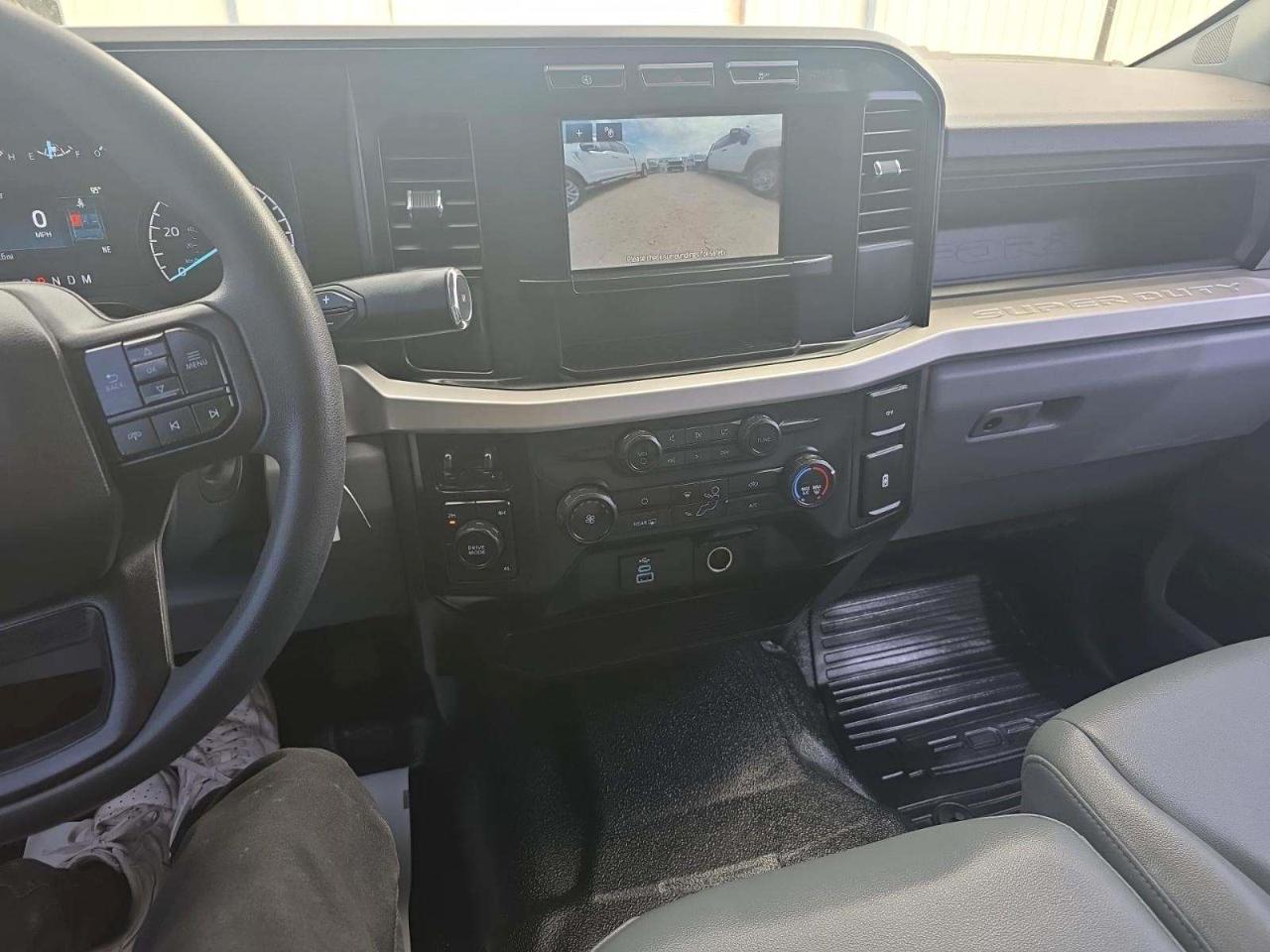 Ford F-350 SD XL Crew Cab 4WD DRW 2024