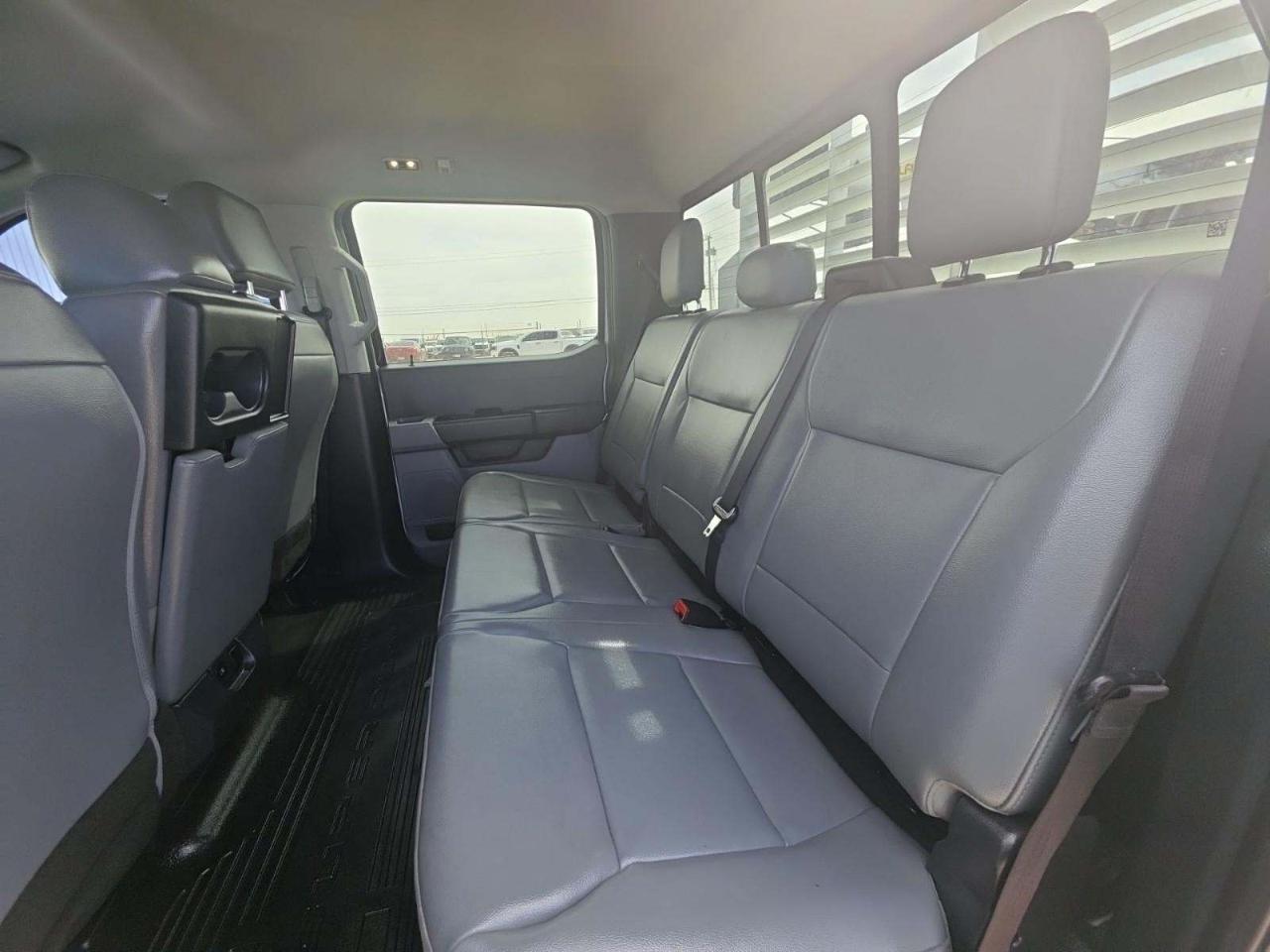 Ford F-350 SD XL Crew Cab 4WD DRW 2024