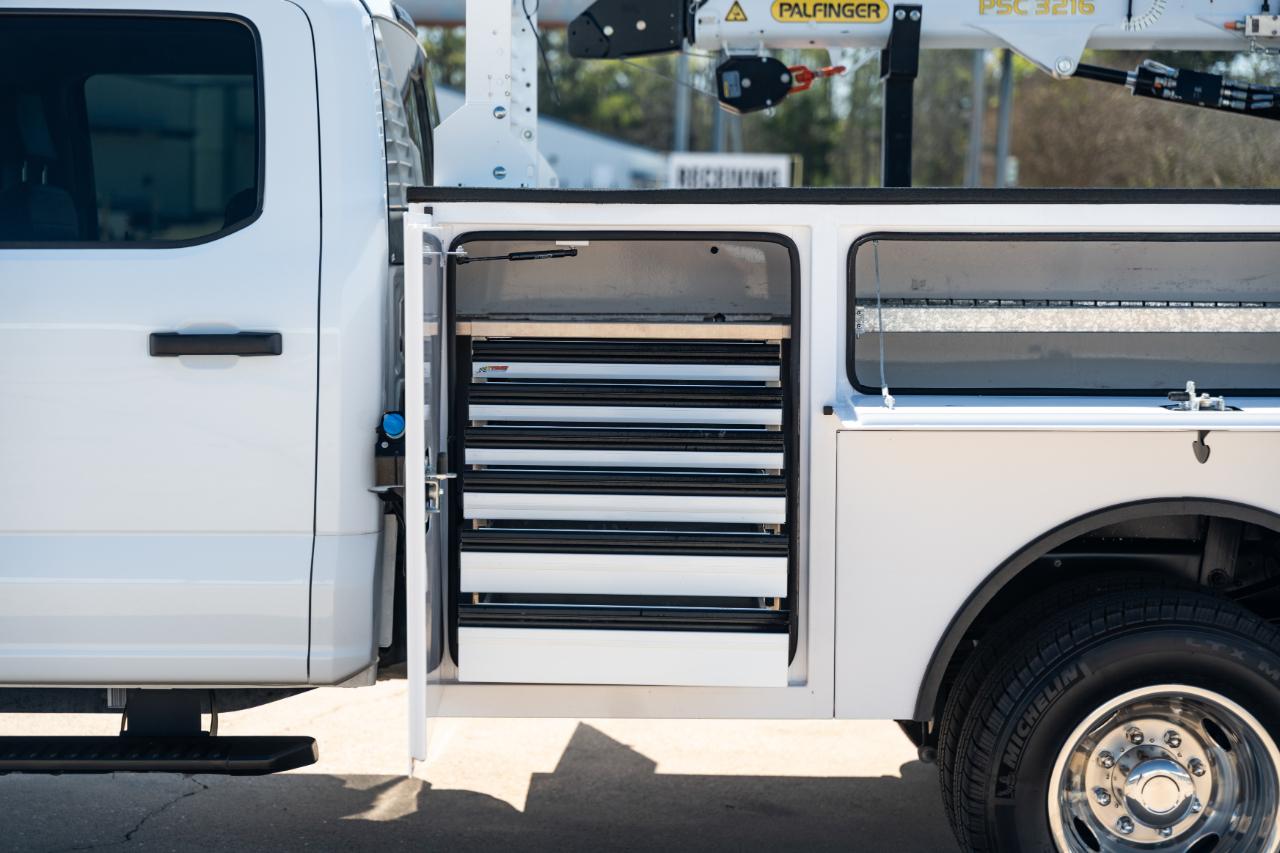 Ford F-350 SD XL Crew Cab 4WD DRW 2024