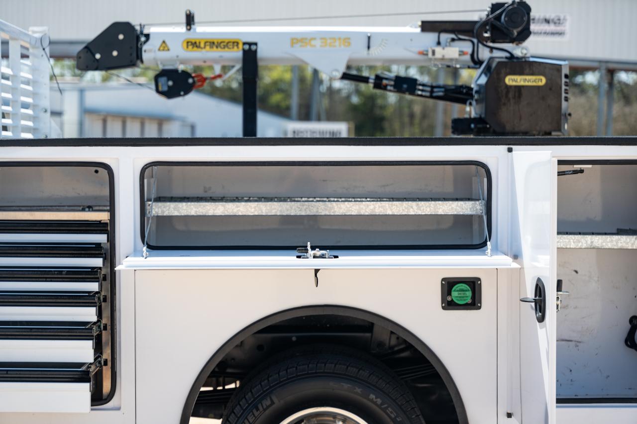 Ford F-350 SD XL Crew Cab 4WD DRW 2024