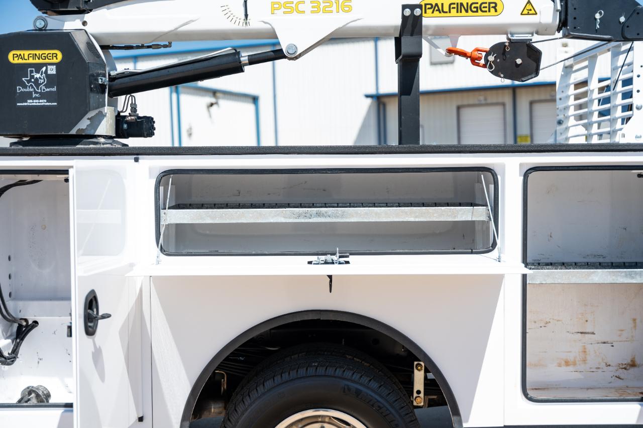 Ford F-350 SD XL Crew Cab 4WD DRW 2024