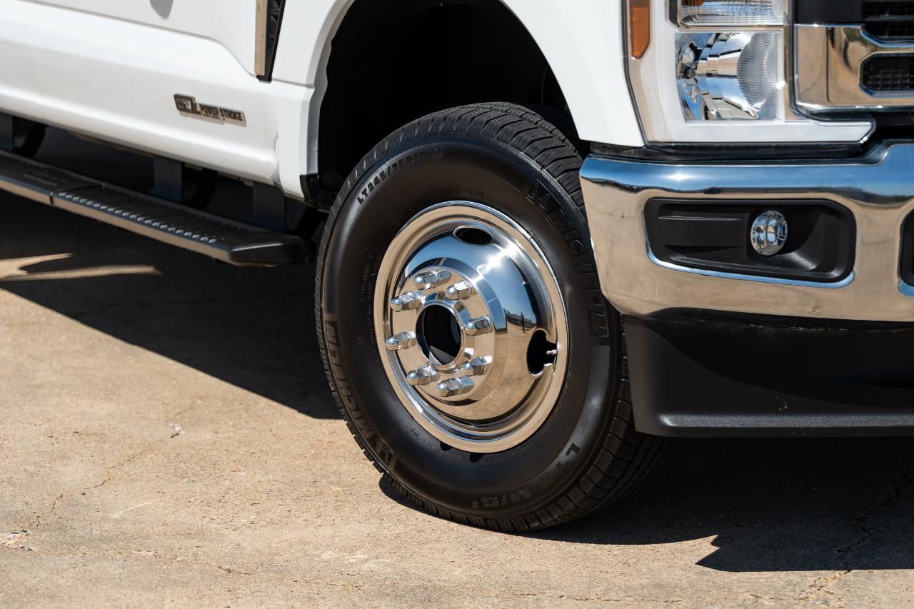 Ford F-350 SD XL Crew Cab 4WD DRW 2024