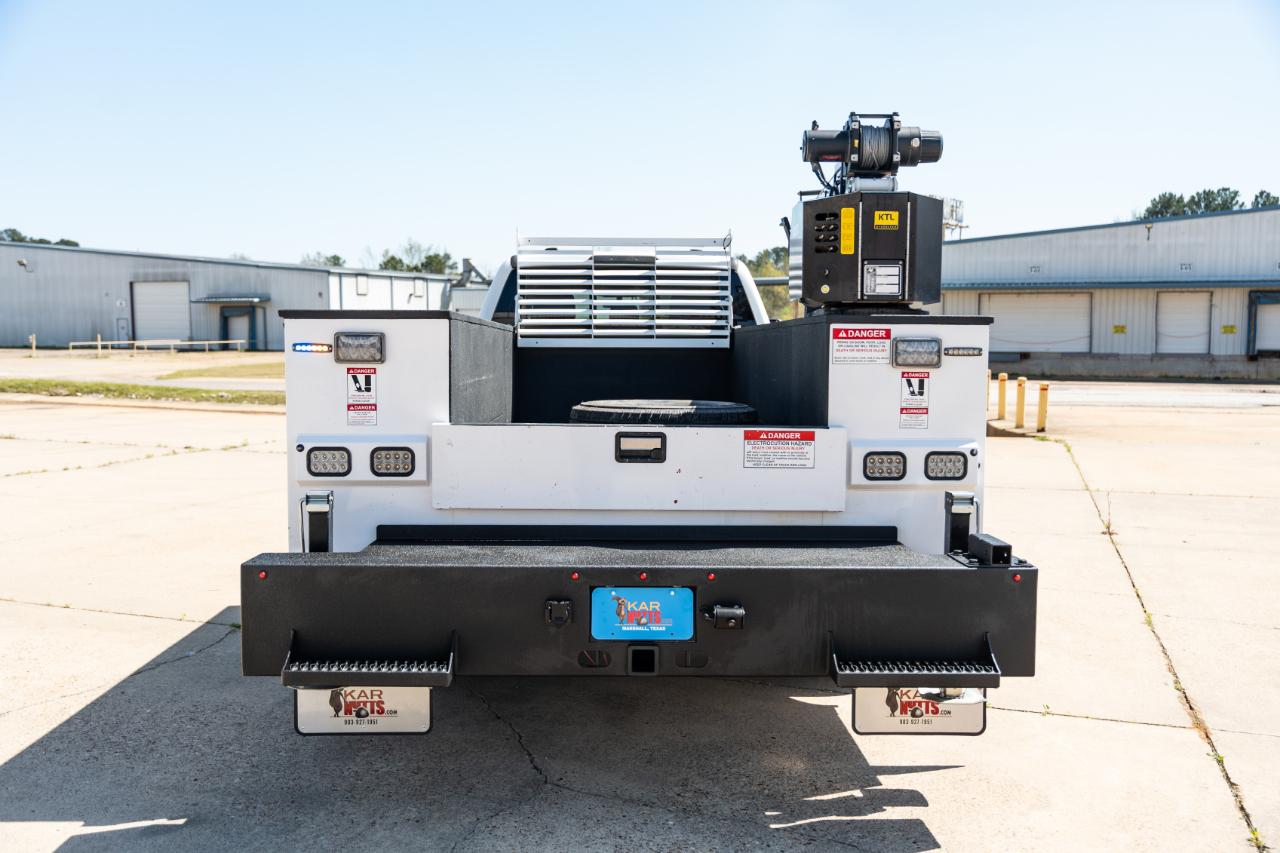 Ford F-350 SD XL Crew Cab 4WD DRW 2024