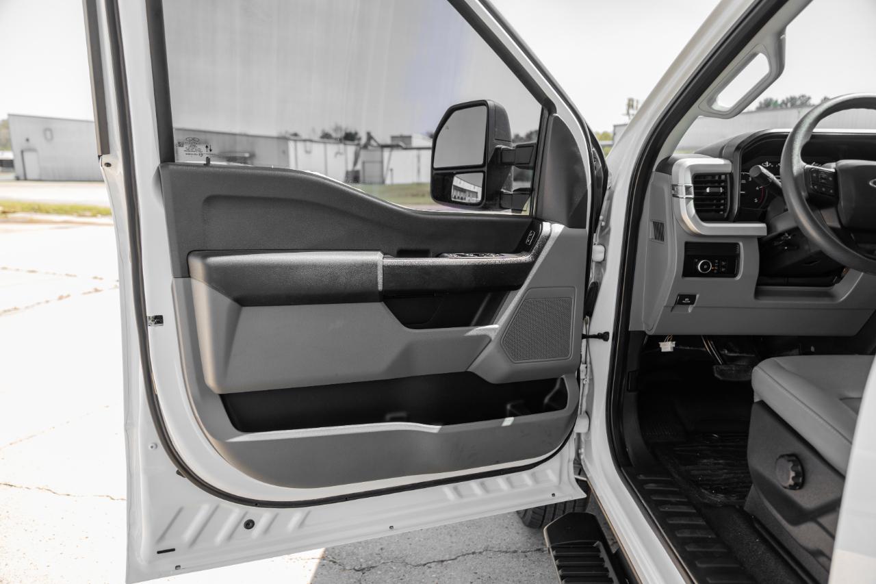 Ford F-350 SD XL Crew Cab 4WD DRW 2024