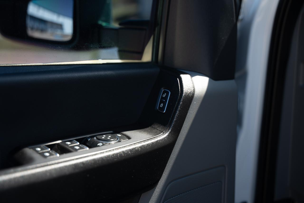 Ford F-350 SD XL Crew Cab 4WD DRW 2024