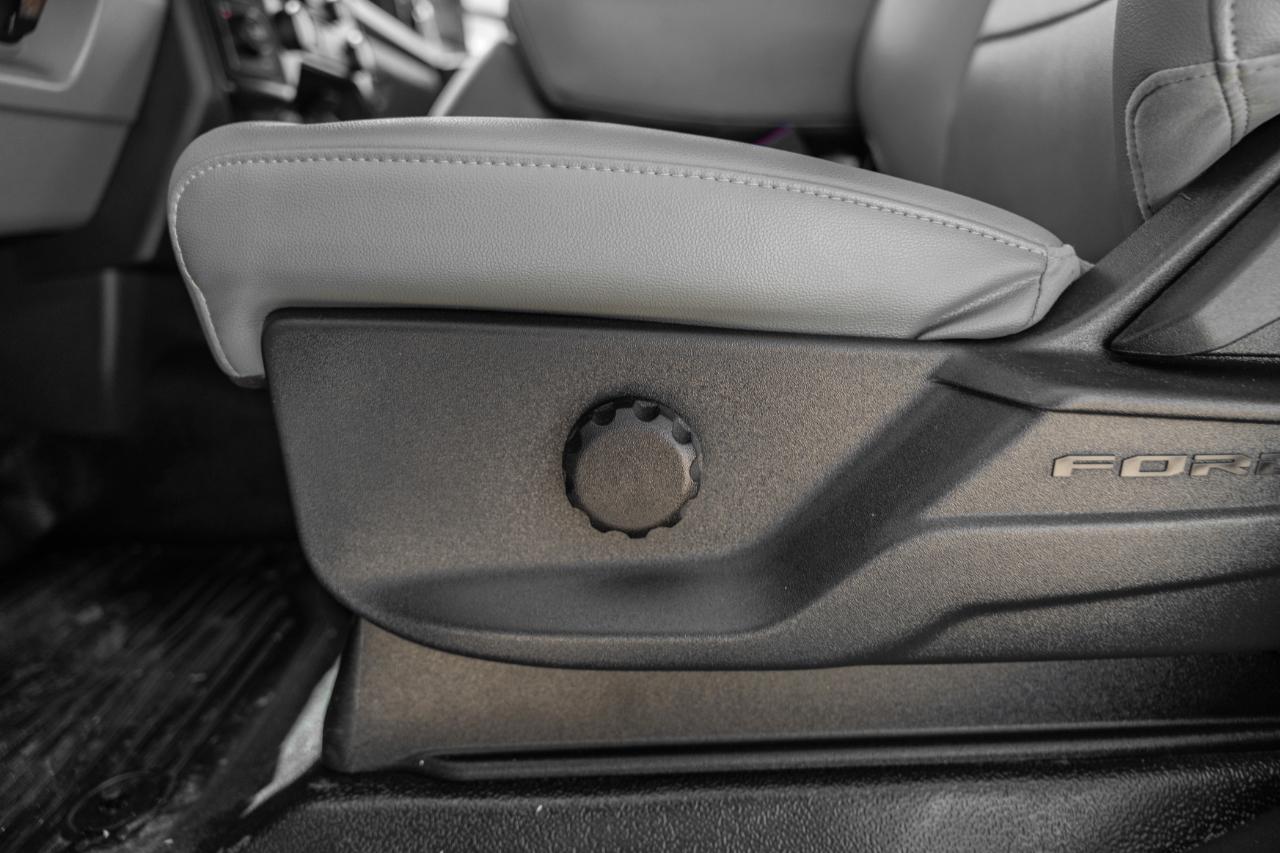 Ford F-350 SD XL Crew Cab 4WD DRW 2024