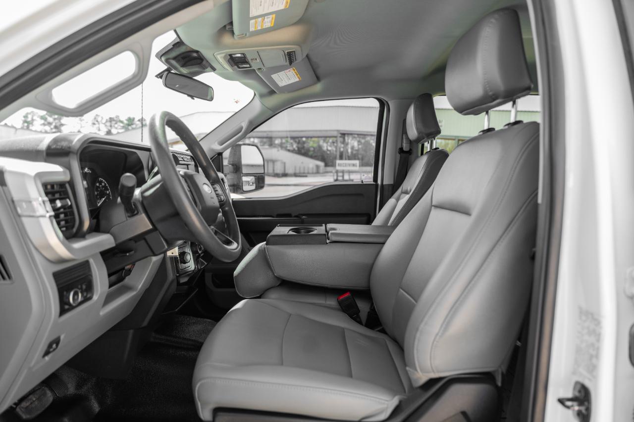 Ford F-350 SD XL Crew Cab 4WD DRW 2024