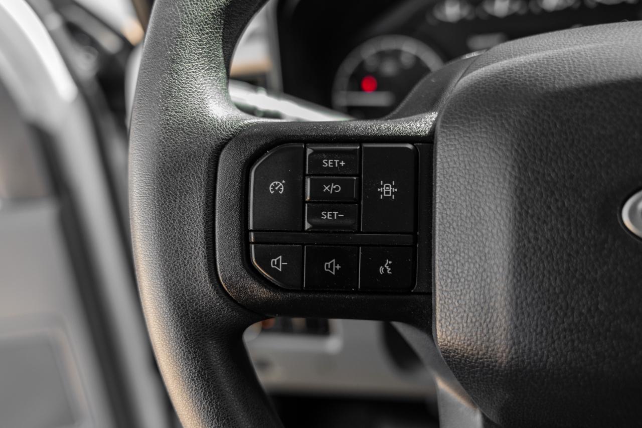 Ford F-350 SD XL Crew Cab 4WD DRW 2024