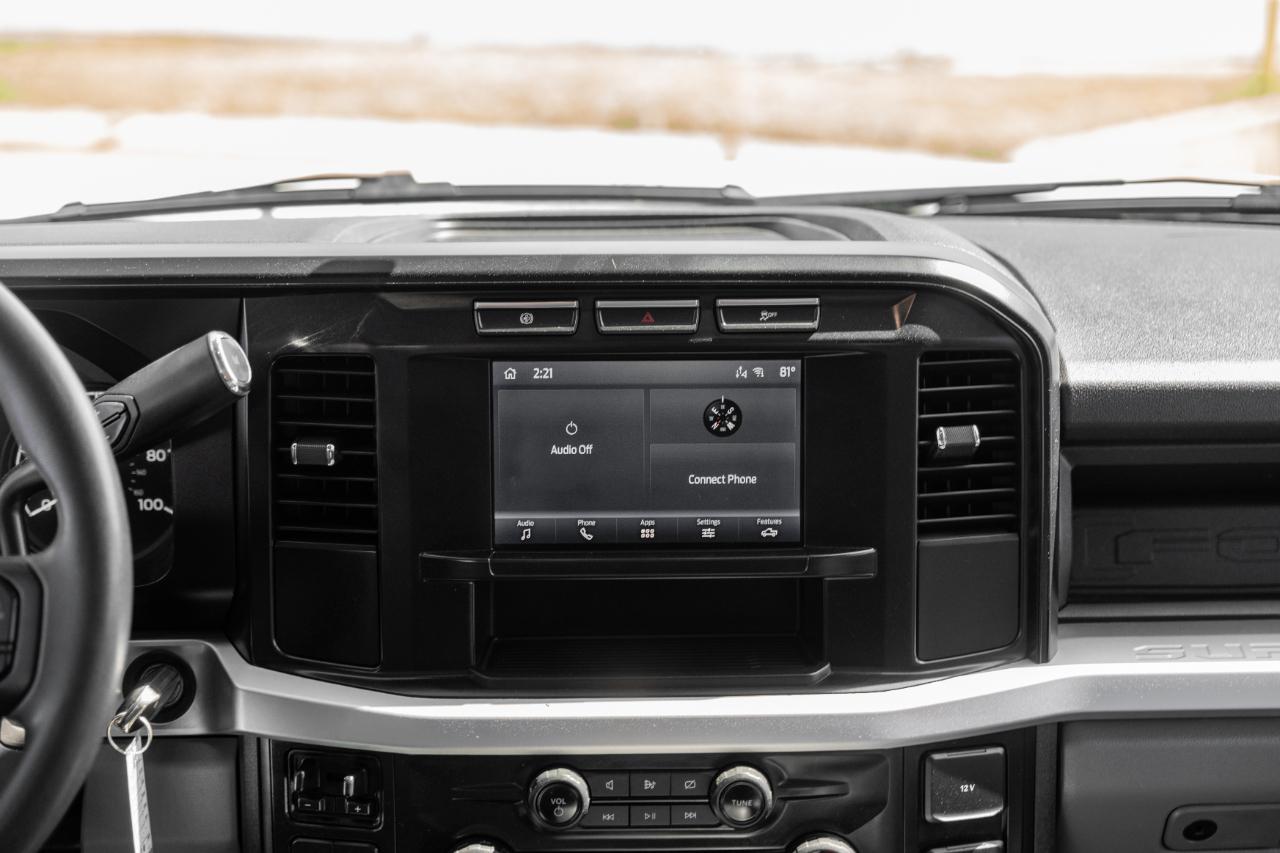 Ford F-350 SD XL Crew Cab 4WD DRW 2024