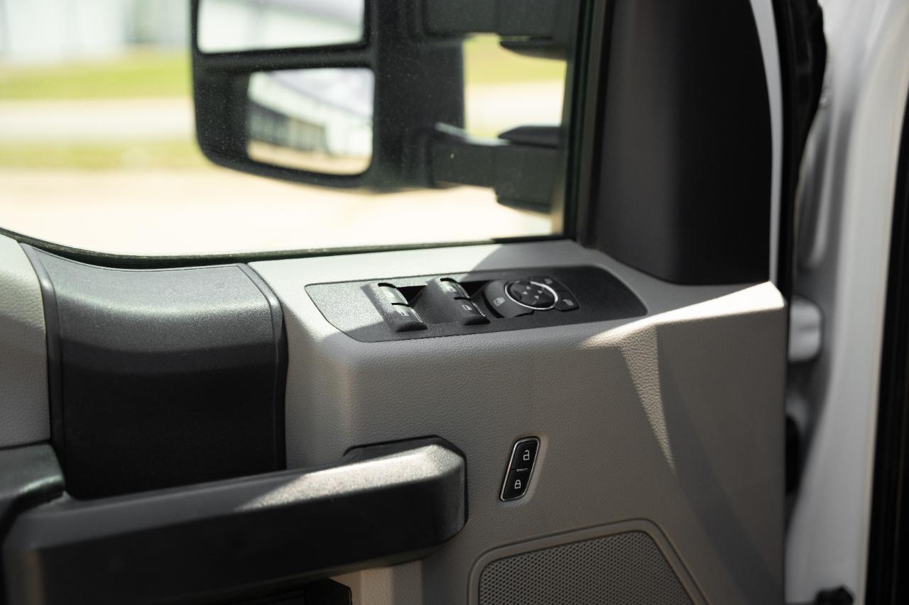 Ford F-550 Crew Cab DRW 4WD 2022
