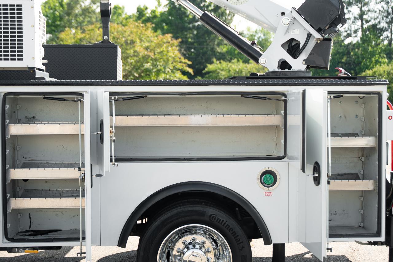 Ford F-550 Crew Cab DRW 4WD 2024