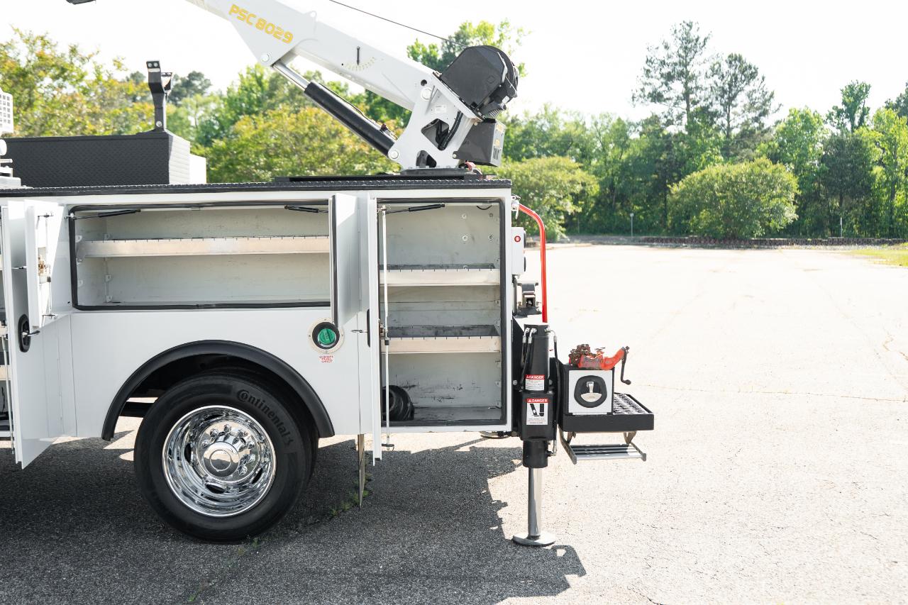 Ford F-550 Crew Cab DRW 4WD 2024